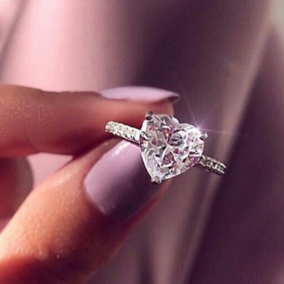 NEW💍18K WHITE GOLD DIAMOND 925 SILVER HEART RING, CUTE RING, SHINY RING. - Picture 3 of 4